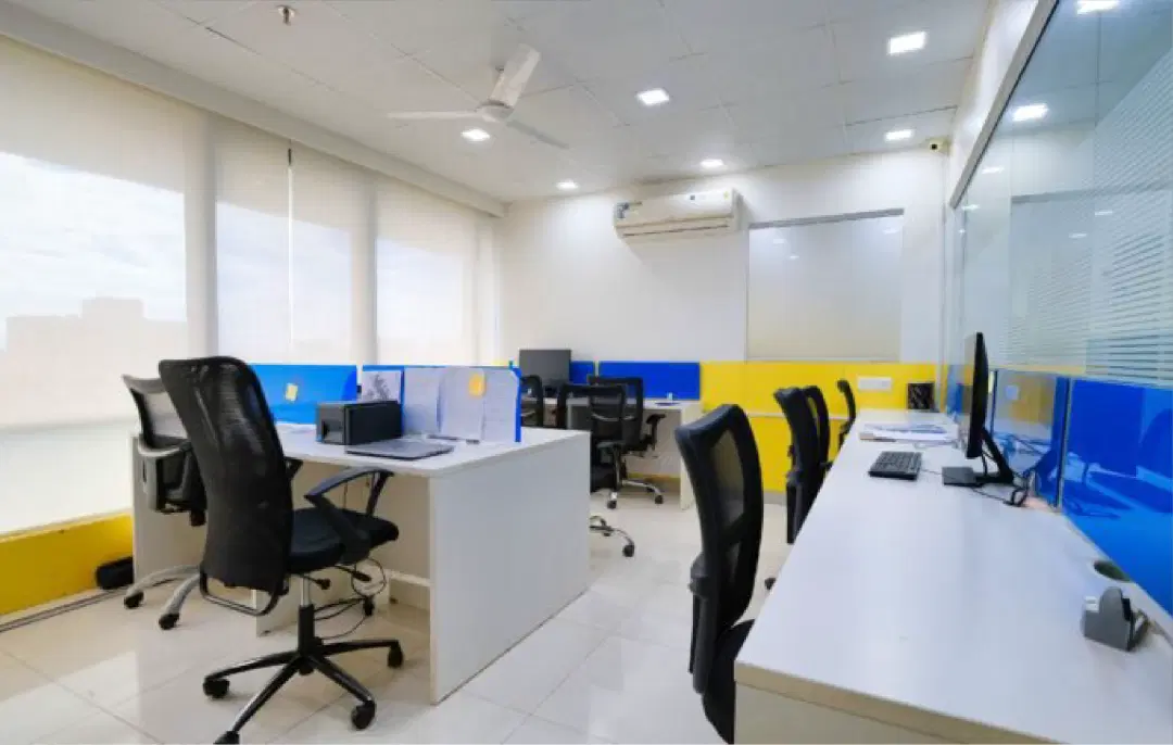 Incuspaze White Square - Image 1